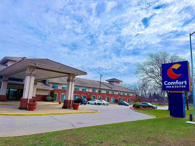 Exterior & Views 2, Comfort Inn & Suites Ambassador Bridge, Essex