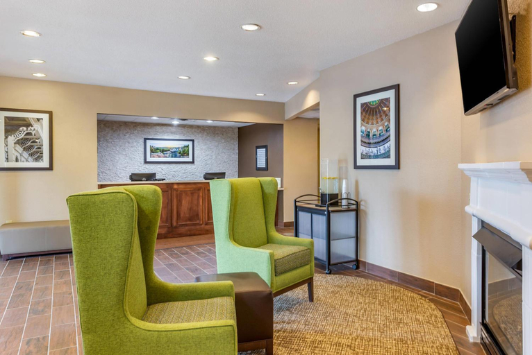 Public Area 2, Comfort Inn DeKalb - University Area, De Kalb