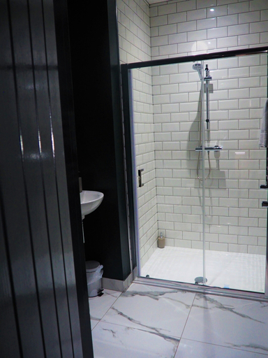 Bathroom 5, Seaview House Bed & Breakfast, Mid and East Antrim