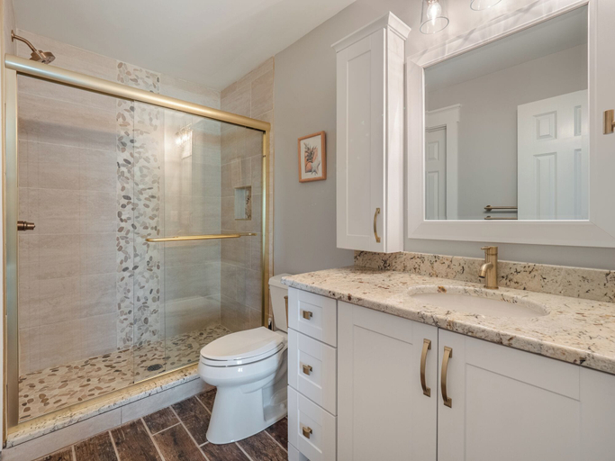 Bathroom 4, Squirrelly Banana by Topsail Realty, Pender