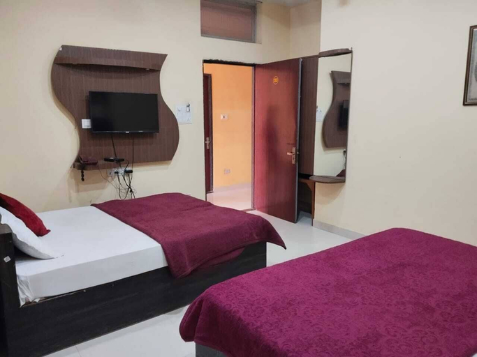Room 5, Hotel The Bliss Home Stay, West Nimar