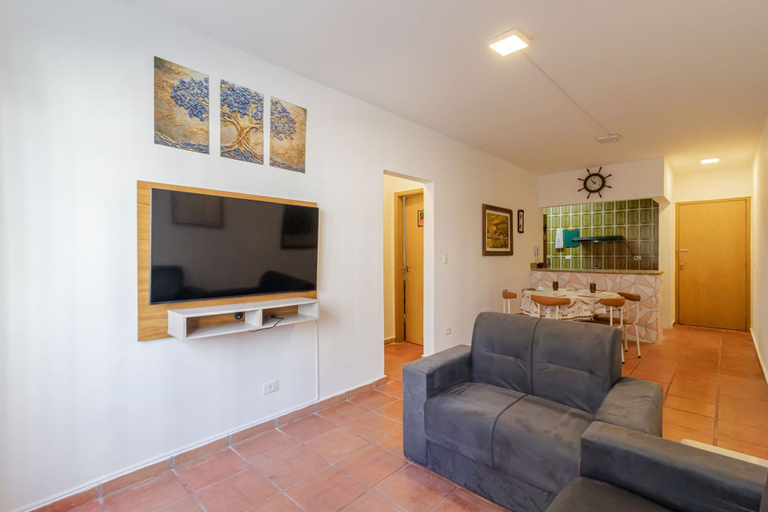 Room 4, Apto p 6 Pessoas a 400m da Praia das Pitangueiras, Guarujá