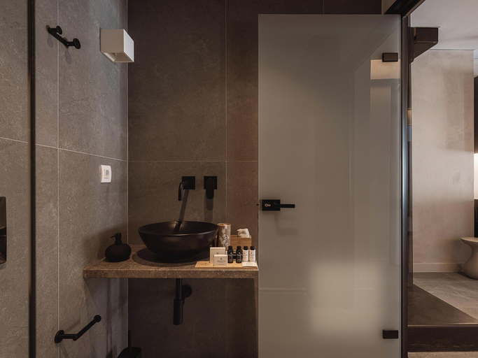 Bathroom 3, Grand Residences, Crete