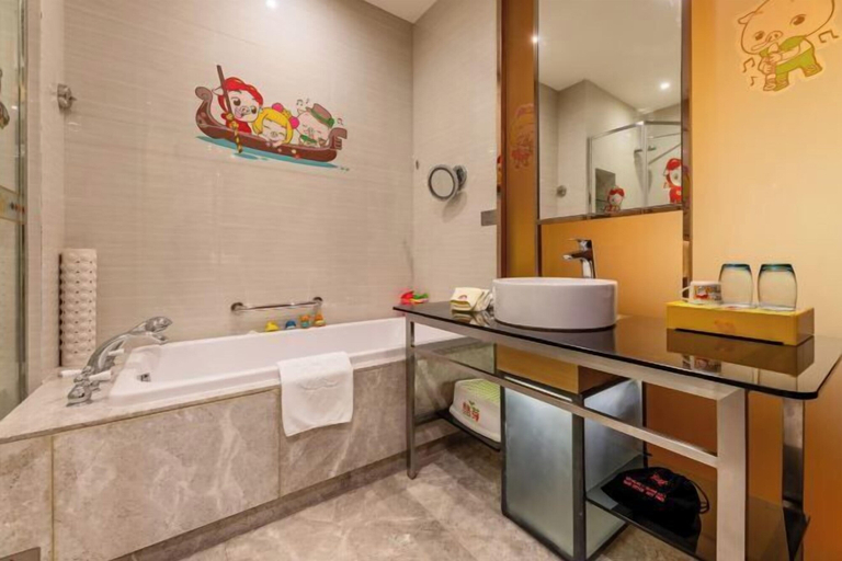 Bathroom 3, Xiqiao Mountain Qiaoyue Resort Hotel, Foshan