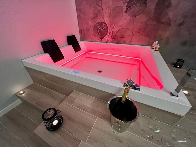 Bathroom 4, Pegasus Hotel, Sassari