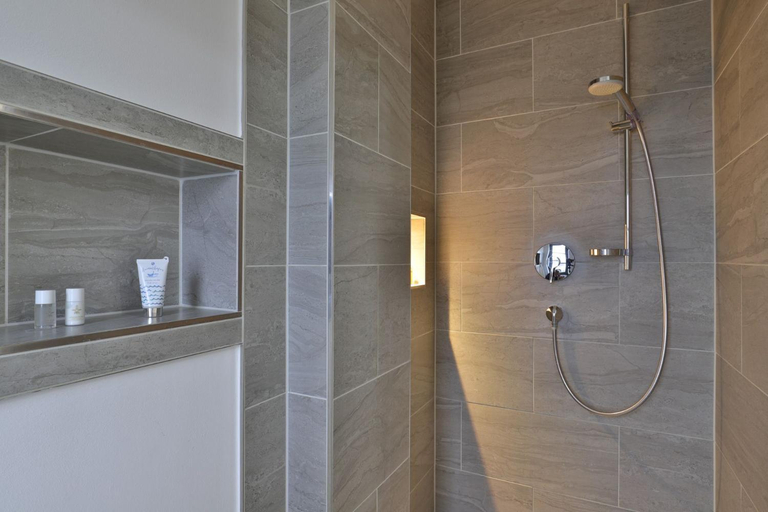 Bathroom 5, Ohlerich Speicher App_ 47, Nordwestmecklenburg