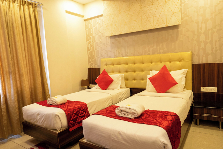 Bedroom 3, Hotel Golden Amulya Rest Wings, Bangalore