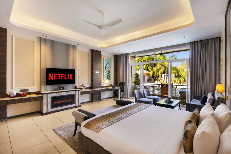 Room 2, Mountain Creek 7BHK Villa by ELIVAAS, Udaipur