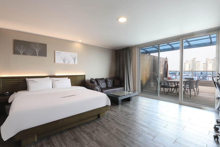 Bedroom 4, Pohang Jukdo Market Twosome, Pohang