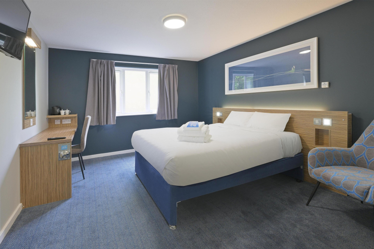 Bedroom 3, Travelodge York Tadcaster, North Yorkshire