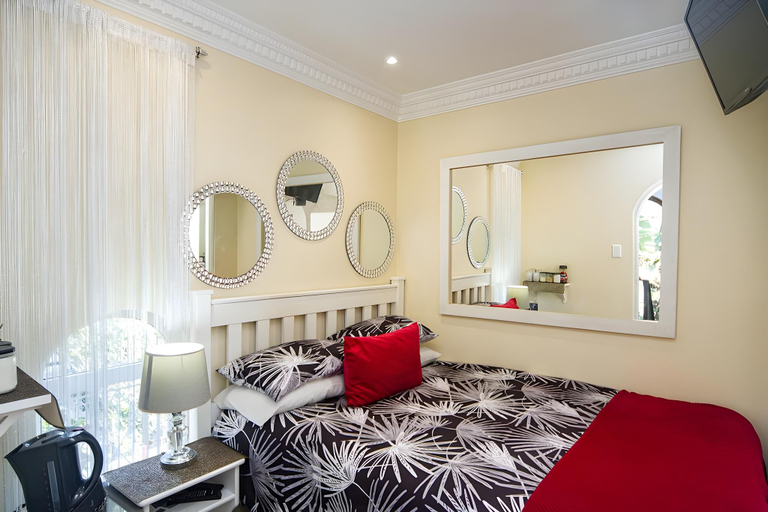 Bedroom 5, La Loggia Bb, eThekwini