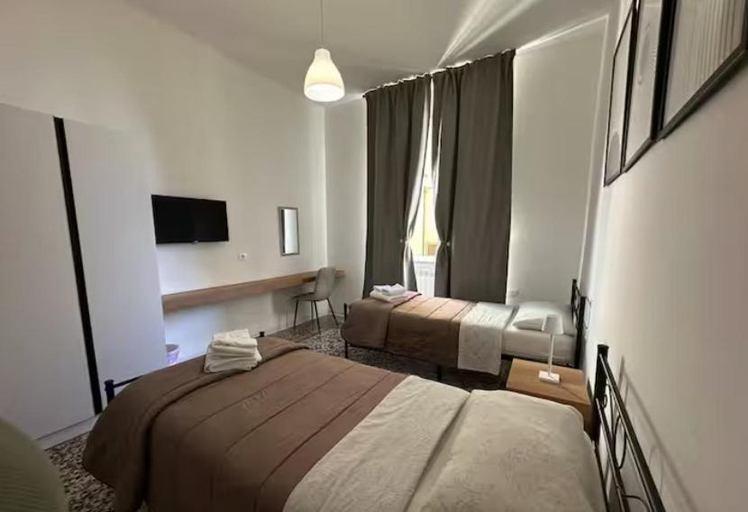 Bedroom 4, Mosaic Inn, Genova