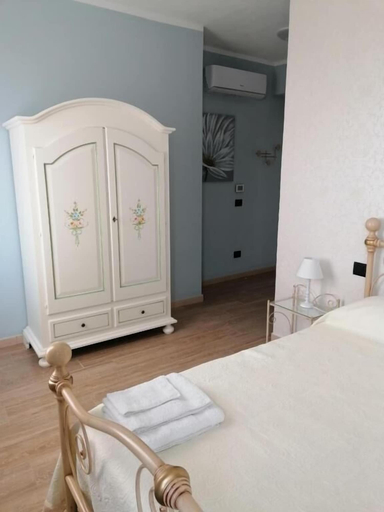 Bedroom 3, B&B VILLA PREZIOSA LAGO MAGGIORE, Novara