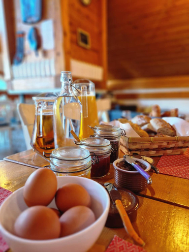 Food & Drinks