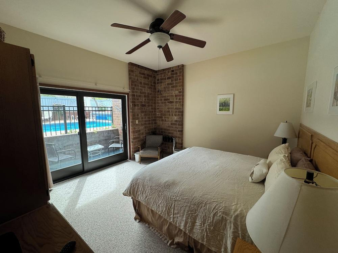 Bedroom 3, Shadow Mountain Lodge, Pitkin