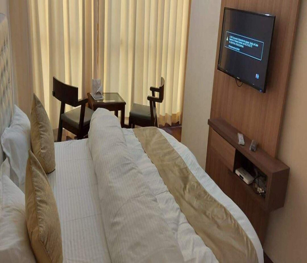 Others 5, Hotel the Venture, Sahibzada Ajit Singh Nagar