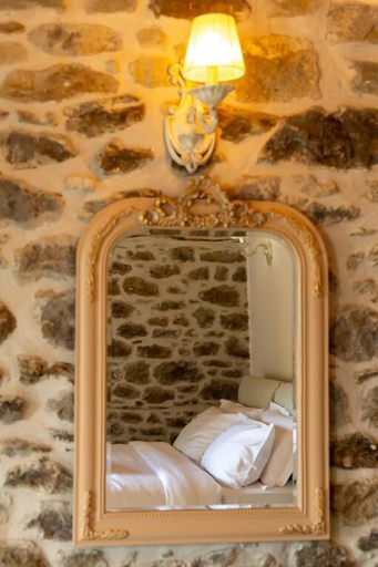Room 4, Kanalia Suites, Thessaly