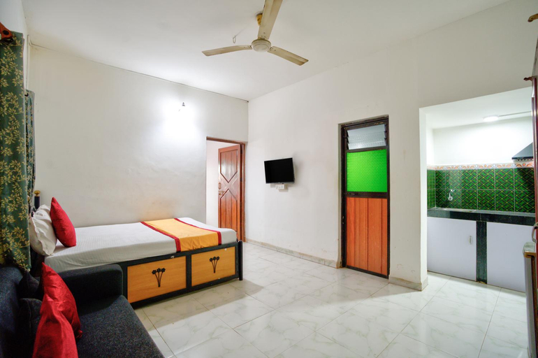 Bedroom 3, Mayonna Creek Side, North Goa