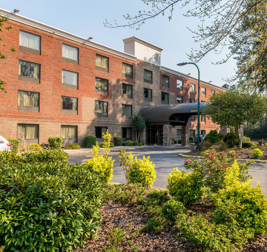 Exterior & Views 2, Lake Norman Inn and Suites, Mecklenburg