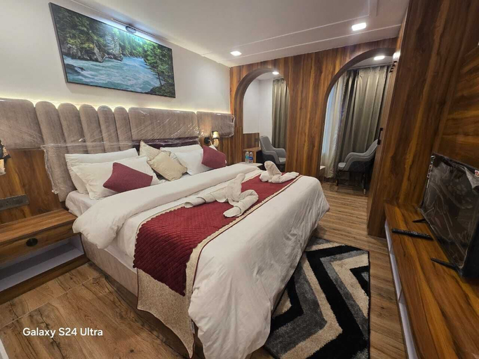 Room 5, Hotel Vishnu Sarovar, Chamoli