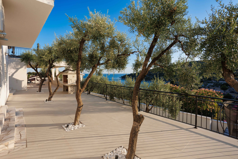 Room 2, Villa La Fortezza With sea View, Marina
