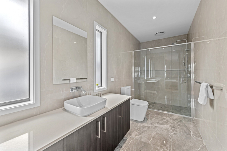 Bathroom 2, Brand New Riverfront Home, Pool and Sunrise Views, Griffin-Mango Hill