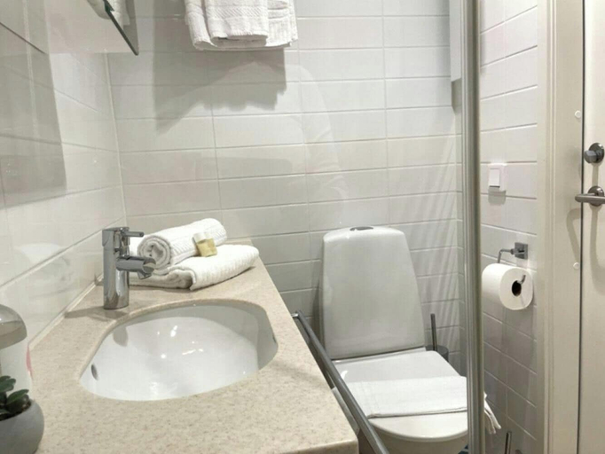 Bathroom 3, Forenom Apartments Göteborg Geijersgatan, Göteborg