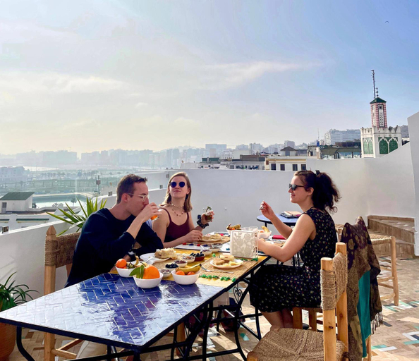 Food & Drinks