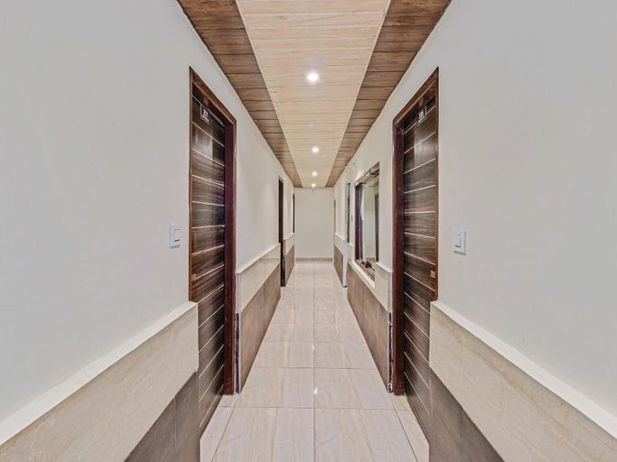 Interior, Kavin Highland - The Mall, Chamba