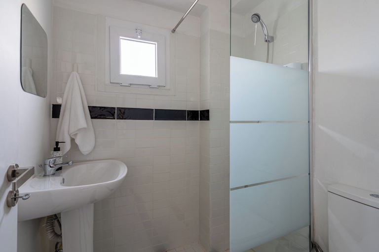 Bathroom 3, Vox 2-BR Apt & Balcony in Larnaca, Larnaca