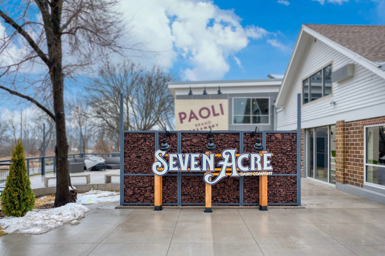 Property grounds, Seven Acre Dairy Company, Dane
