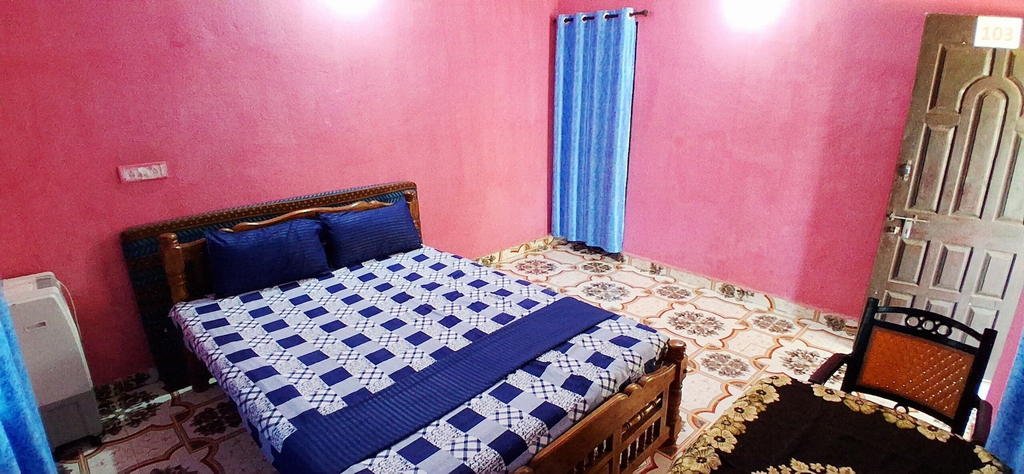 Room 4, Vailankani guest house, South Goa