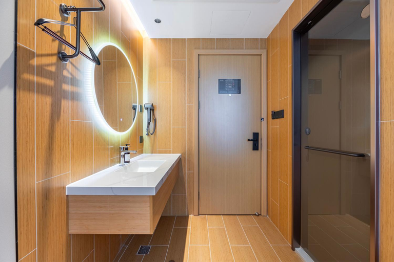 Bathroom 4, Ji Shanghai Xintiandi Hotel, Shanghai