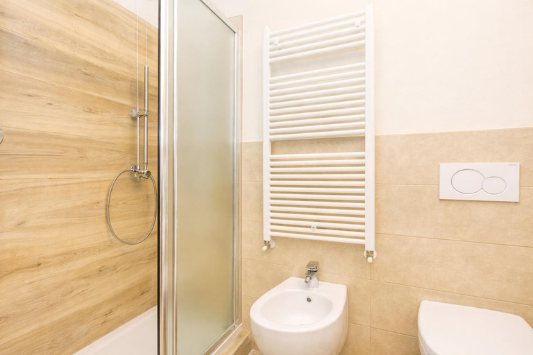 Bathroom 3, The Giona Apartment Sirmione, Brescia