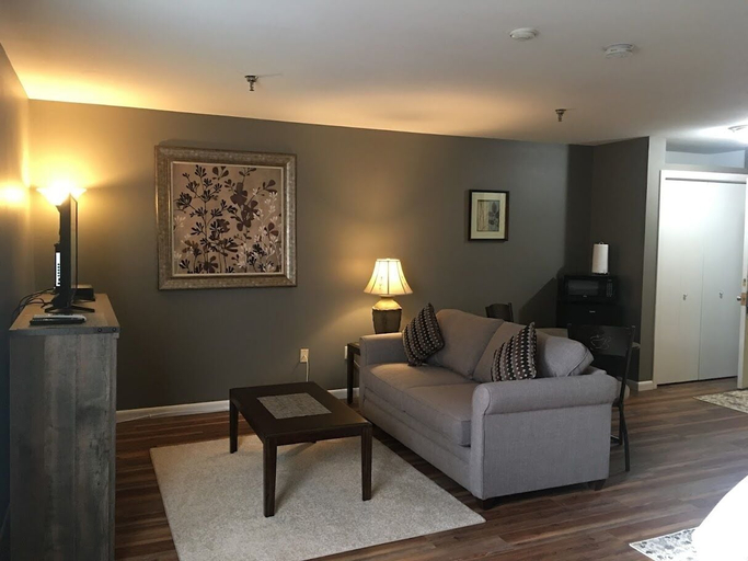 Living area 3, Condominium Suites at Lake Winnipesaukee, Belknap