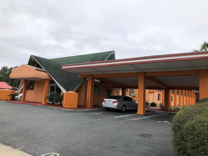 Exterior & Views 2, Regency Inn, Taylor