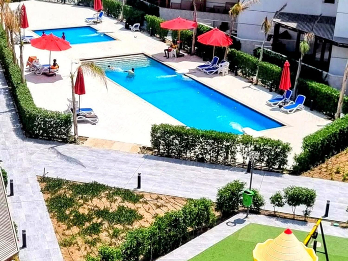 Swimming pool 5, Luxury Seaside Stay Your Dream Vacation Awaits, Al-Manasrah