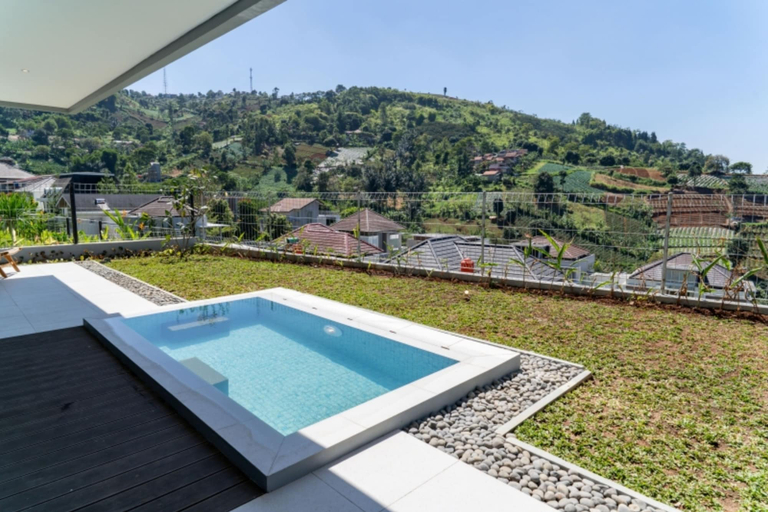 Rooftop pool 5, Diamond Hill 10 Br Heated Pool, Bandung