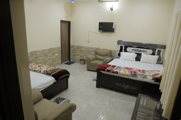 Room 4, PR Guest House, Mathura
