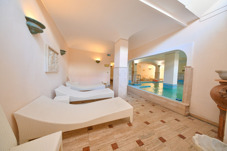 Bathroom 5, Grand Hotel Terme Di Augusto, Napoli