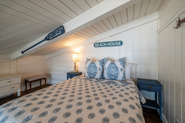 Bedroom 2, Bandon Marina Inn, Coos