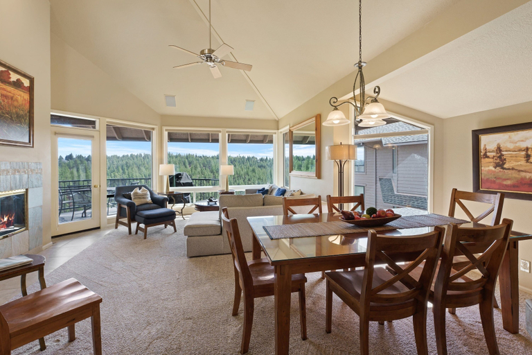 Food & Drinks 4, River Ridge 429a 2 Bedroom Condo, Deschutes