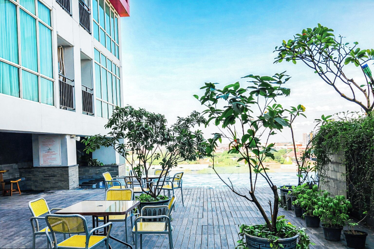 Exterior 5, Cozy And Minimalist Space 2Br At Tamansari Papilio Apartment, Surabaya