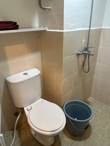 Bathroom 5, Living by NONA at Apartment Podomoro Golf View, Bogor