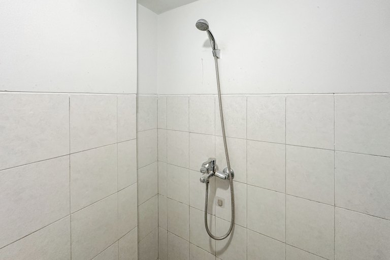 Bathroom 5, Restful Blue Studio At Suncity Residence, Sidoarjo