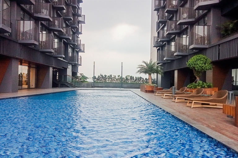 Pool, Comfy And Nice Studio Apartment At Carstensz Residence, Tangerang Selatan