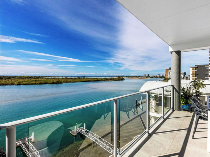 Property grounds, Admiralty Cove, Maroochy - Maroochydore