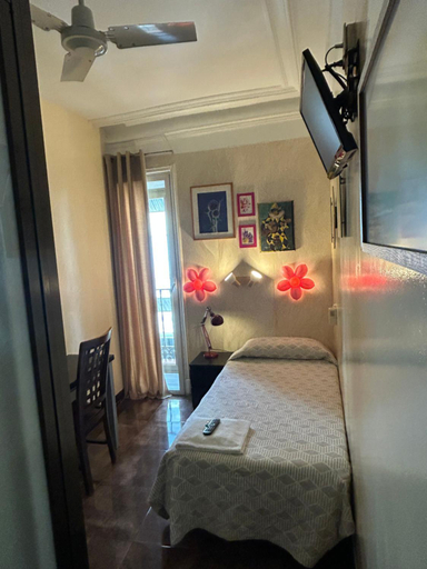 Bedroom 3, Huespedes Dolcevita Hostel, Madrid