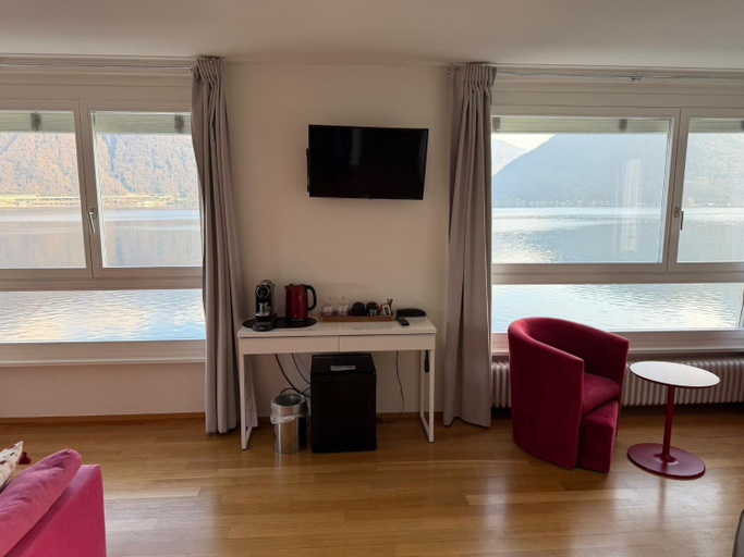 Others 3, Lac Hotel, Lugano