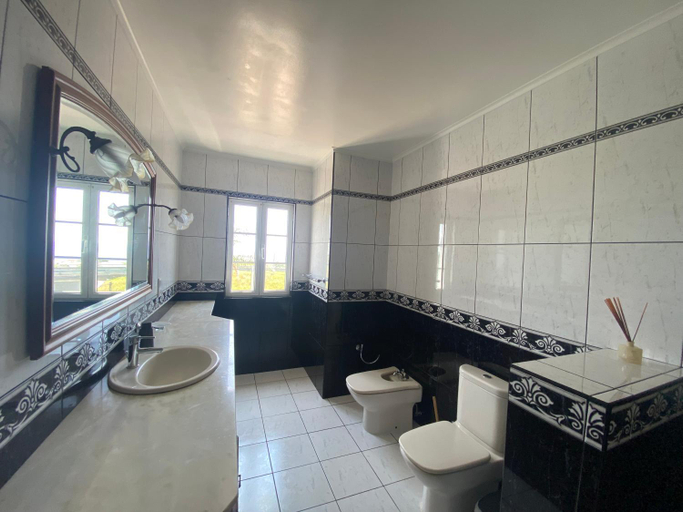 Bathroom 3, A Casa do Comandante, Lagoa